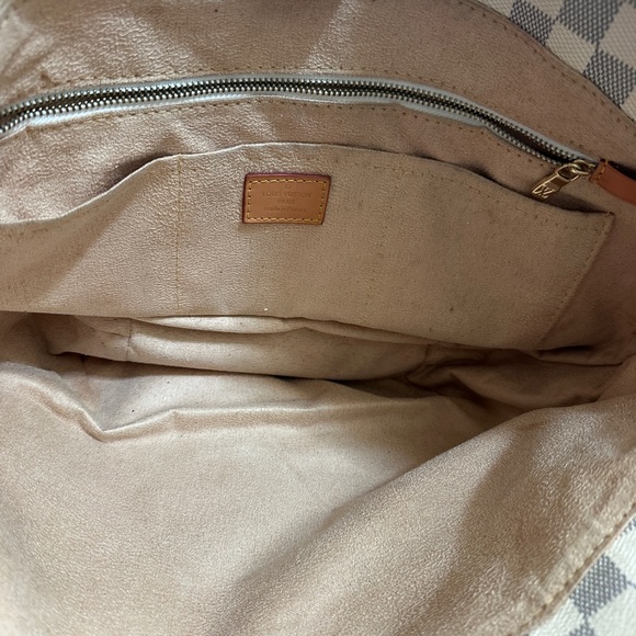 Preowned stylish trandy bag purse made in China - Picture 7 of 9